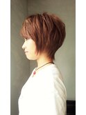 ナチュラルな大人かわいいショートヘア