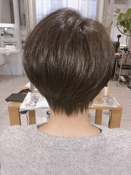 ウィービーパセリ(webeparsley by Johji Group) 耳かけ大人ショート☆ 担当 黒岩 明子