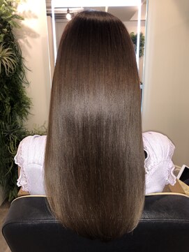 アールサロン アオヤマ(Rr SALON AOYAMA) プラチナミネコラストレート