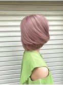 ケアブリーチを使用したモーブピンクベージュのボブスタイル