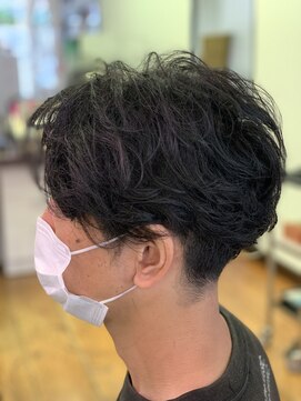 フレンズ 環状通東店(friend's) 刈り上げショート、グラデーション、サイドパート　10