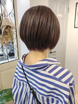 ヘア ケア ディエイチケー(HAIR CARE DHK) 丸みシルエットが可愛いショートボブ