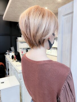 キャアリー(Caary) 福山Caary20代30代小顔補正立体カットショートヘア.ショートボブ