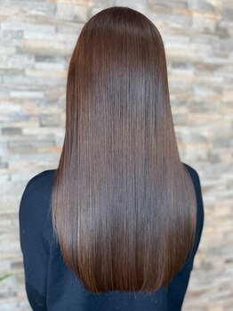 ニジヘアー(Nizi hair)の写真/うる艶ストレート×縮毛矯正で理想の美髪を実現！毛先まで柔らかな仕上がりへ☆しなやかな髪質に導きます。