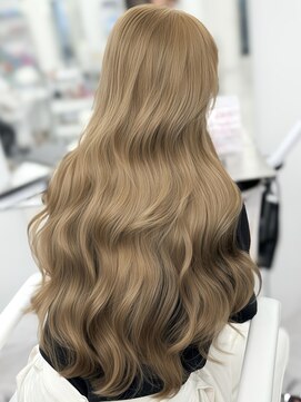 アマトウキョウスマートサロン(AMA TOKYO×Smart Salon) ヘーゼルベージュ　ブリーチなし　レイヤーカット　海外風