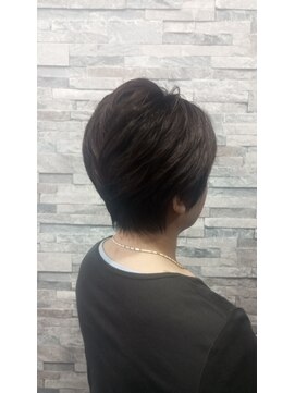 ヴィソップ(V.S.O.P) 職場で褒められる大人女性のシャープなショートカット