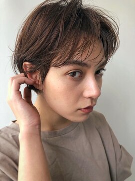 イルフレール(ill frere) マッシュショート　耳かけ　ブラウン系　つや　中津　豊崎