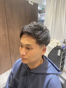 バーバーカズ(barberKAZU) 日本橋　スパイラルパーマ　フェード