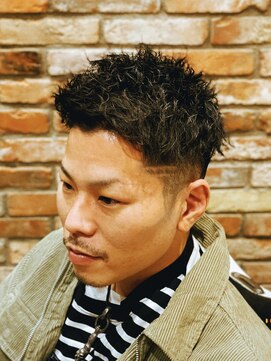 ヒロギンザバーバーショップ 丸の内店(HIRO GINZA BARBER SHOP) ツイスパ×フェードカット