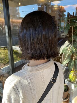 キュオンシア(CUEON. ciea) 切りっぱなし×グレージュ