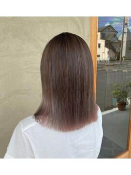 スリー(THREE) グレージュ　ピンク　切りっぱなしロブ