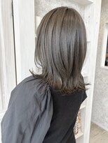 キャアリー(Caary)&nbsp;福山市美容室Caary 艶々オリーブグレージュの大人ミディ