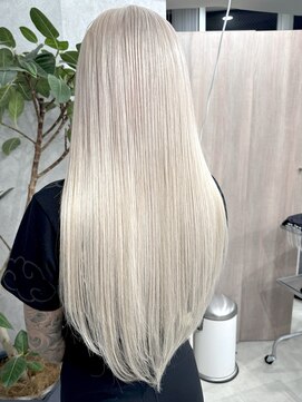 ロウル 渋谷(LOWRL) ホワイトロング/ブリーチ/ダブルカラー