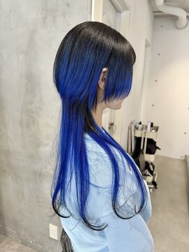 シーン(seen) ○青髪ブルーブラックロングウルフレイヤーカットクラゲウルフ