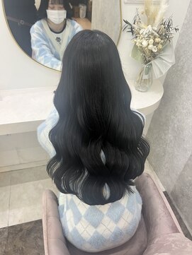 ラビス(Lovis) 黒髪カタログ/ボブルフ/ネビージュ/小顔に見せるヘア/ワンレン