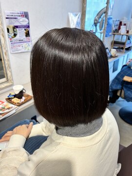 ランプシーヘアー(Lampsi hair) うる艶ボブ