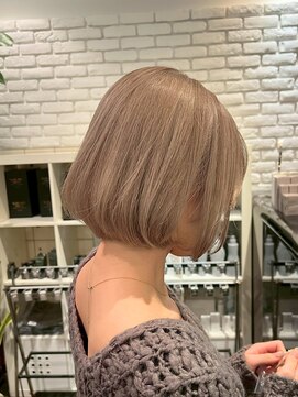 ディフィーノ 青山(DIFINO) 【ビフォーアフターあり】内巻きボブ/ミルクティーベージュ