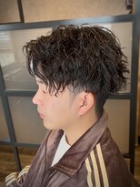 キタセンジュバーバー バイ ティーズ(KITASENJU BARBER by T's) ツイストスパイラルパーマ ツーブロック アップバング