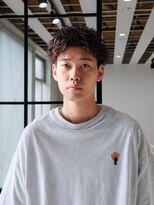 ホワイト(WHITE)&nbsp;アクティブショート　ルーズパーマ　ツイストスパイラル