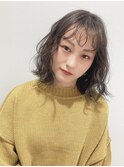 暗めグレージュ×ウエーブボブ