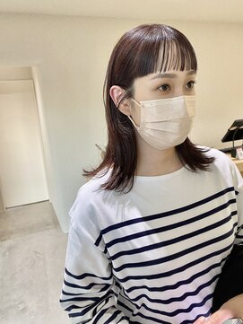 キュー(que) オン眉ミディ