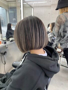 イキ 表参道(iki omotesando) モード/無造作ウェーブ/大人ガーリー[表参道駅]