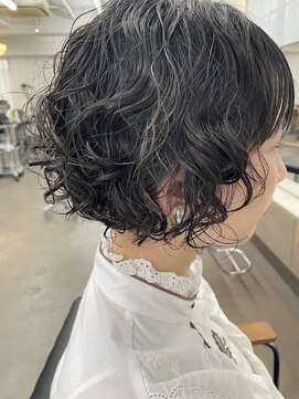 ユノ(juno) 【中目黒】黒髪ショートボブのおしゃれくるくるパーマ☆