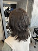 カーキベージュ