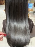 髪質改善で、負担をかけずに自然なストレートヘアに