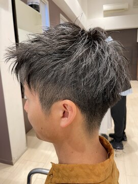 ワイボンドヘアー(Y bond hair) メンズ/フェード/ツーブロック/メンズパーマ/メンズカット