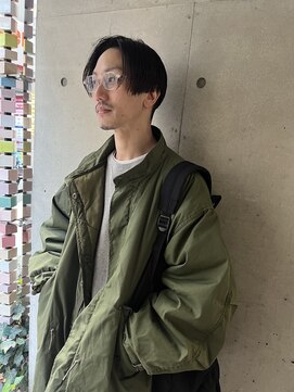 シーンバイラッド ヘルム(SCENE by RAD helm) センターパート ナチュラルストレート