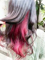 ミシェリー(misherry)&nbsp;小顔ロング20代30代インナーカラーピンクチェリーカール韓国風