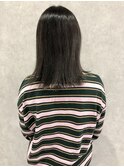 暗めグレージュ
