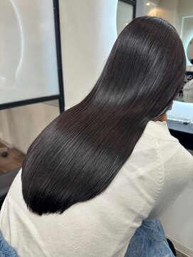 ミリア(MILIA) 大人可愛い30代40代50代小顔髪質改善ケラスターゼストレート