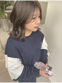 オリーブベージュ