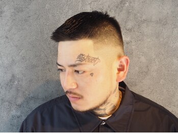 ドゥーエン 上本町店(DoEN)の写真/【人気No1メニュー】カット＋シェービング＊産毛や髭だけでなく古い角質も取り除くので、ツルツル素肌に★