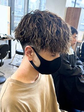 エルマーク 神戸三宮(L-MARK) メッシュハイライトスパイラルパーマツイストパーマツーブロック