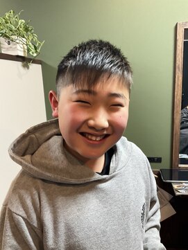 サロンドルポ(salon de RUPO) サイド襟足刈り上げトップアシメ