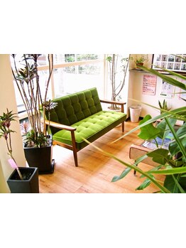 落ち着いた雰囲気の空間で、ゆったりとした時間を過ごせる♪髪のお悩みも相談しやすいのが嬉しい★