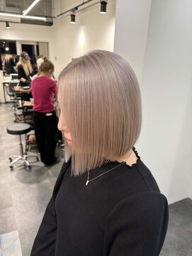 フィーネ 横浜(Fi -Ne) パールグレーカラー