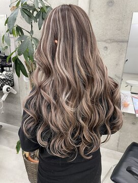 リノート バイ エゴル 名古屋(LINOET by ENGOL) 【LINOET】手島カミラ　ベース明るめのハイライト