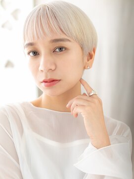 カバーヘア ブリス 上尾西口店(COVER HAIR bliss) ハイトーンカラーホワイトアッシュ丸みショートY上尾20代30代