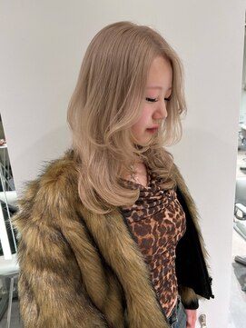 ユニック ウメダ(unique UMEDA) グレージュ