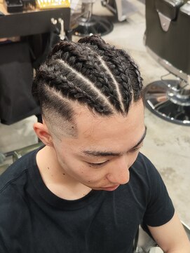 スリーセント 栄(3/cent) コーンロウ/スキンフェード/フェードカット