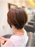 ふわっと丸み×くびれシルエットの大人ショートボブ