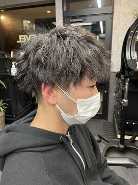 レベル 葛西店(LEVEL) ツイストスパイラルパーマ ツーブロック マッシュ メンズカット