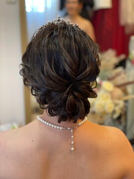 グラムール(Gramour) シニヨン