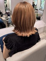 韓国外ハネ切りっぱなしボブ