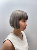 ホワイトグレージュアンブレラカラーインナーカラーボブ