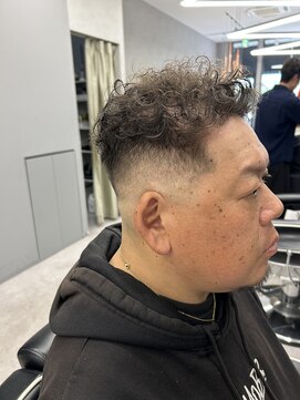 ソアー 新大阪(SOAR) スキンフェード+スパイラルパーマ